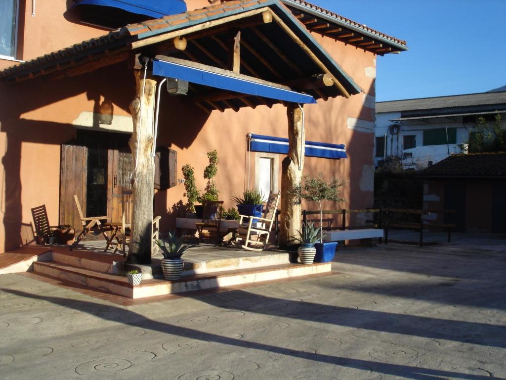 Posada Tresmentiras Aldeanueva del Camino Exterior photo